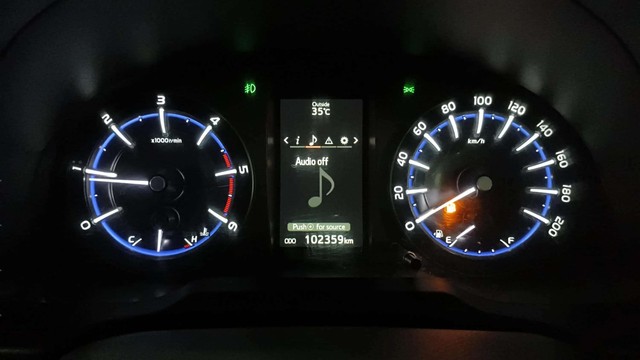 Second-hand 2021 Toyota Innova Crysta 2.4 VX 8 STR for sale in Lucknow-11