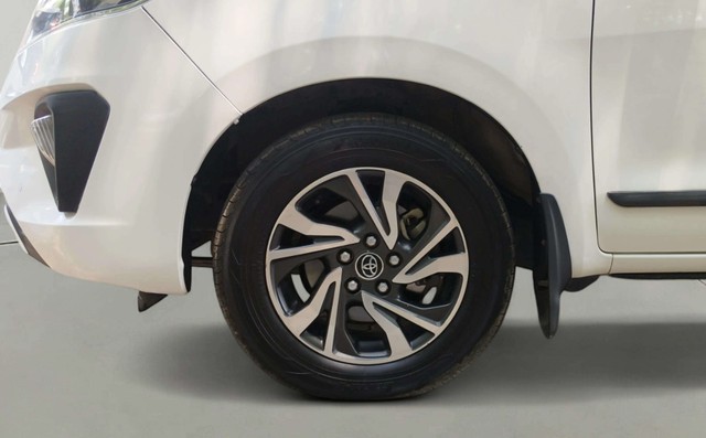 Second-hand 2021 Toyota Innova Crysta 2.4 VX 8 STR for sale in Lucknow-25