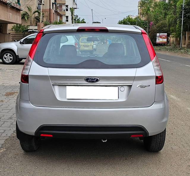 https://images10.gaadi.com/usedcar_image/4608301/original/processed_3318030718691ab59f85b044955c3b1f.jpg?imwidth=6402