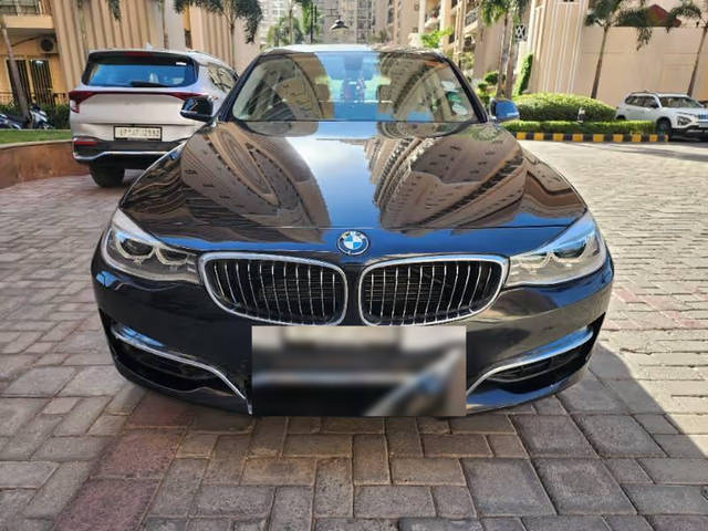 https://images10.gaadi.com/usedcar_image/4608314/original/a2b52bfc-6550-4fba-baf2-07e2ebd0ba8d.png?imwidth=6402