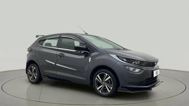 https://images10.gaadi.com/usedcar_image/4608316/original/c9c568f06773451fa711c8b9c8332cb6.jpg?imwidth=6400