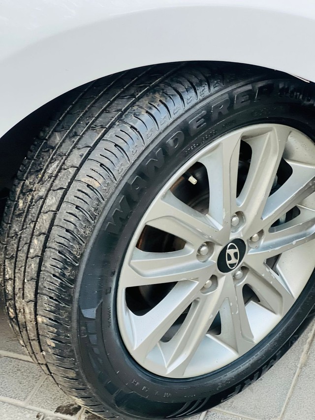 Second-hand 2015 Hyundai Elantra 1.6 SX Option AT for sale in New Delhi-3