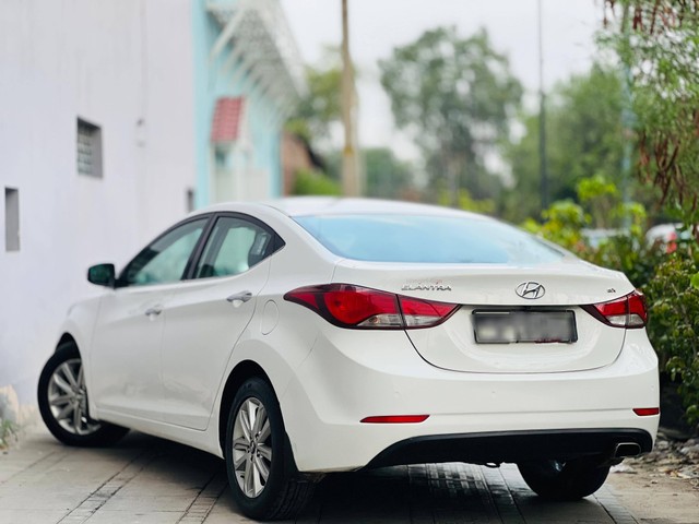 Second-hand 2015 Hyundai Elantra 1.6 SX Option AT for sale in New Delhi-5