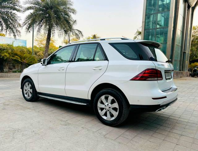 https://images10.gaadi.com/usedcar_image/4608367/original/processed_1aa7a47f4a78c2a4d21d2676dd9b9435.jpg?imwidth=6401