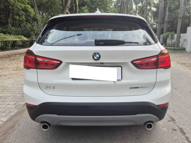 https://images10.gaadi.com/usedcar_image/4608370/original/processed_a109a121baee6dfe73da74a7a79f1837.jpg?imwidth=6402