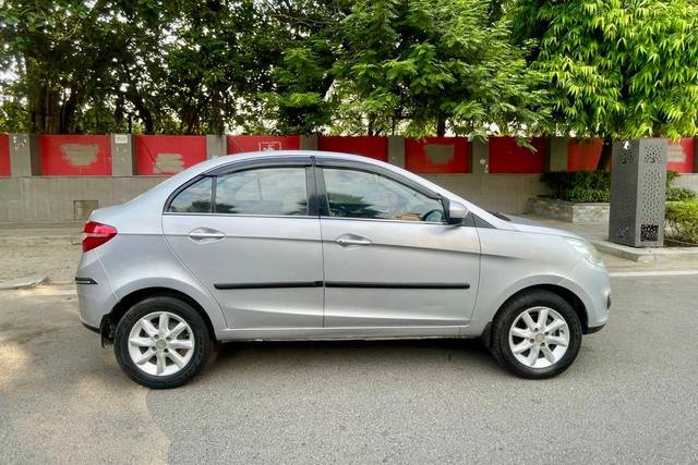 https://images10.gaadi.com/usedcar_image/4608374/original/23c6713cd9156e41cf285682232cf846.jpg?imwidth=6401