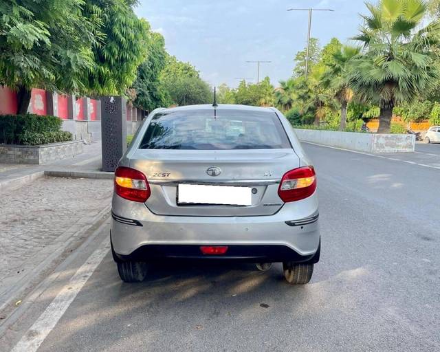https://images10.gaadi.com/usedcar_image/4608374/original/processed_a65737713588066b1004fe48bf9122bd.jpg?imwidth=6402