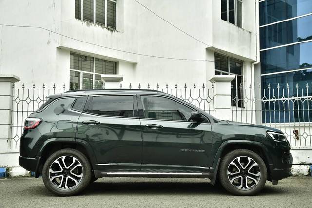 https://images10.gaadi.com/usedcar_image/4608378/original/processed_8fd104f7dc8f2d2c035d6a28af1257e0.jpg?imwidth=6401