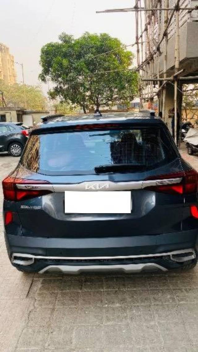 https://images10.gaadi.com/usedcar_image/4608395/original/processed_96ac16d1-b69b-4c97-9618-0583f1bfd9aa.jpeg?imwidth=6401