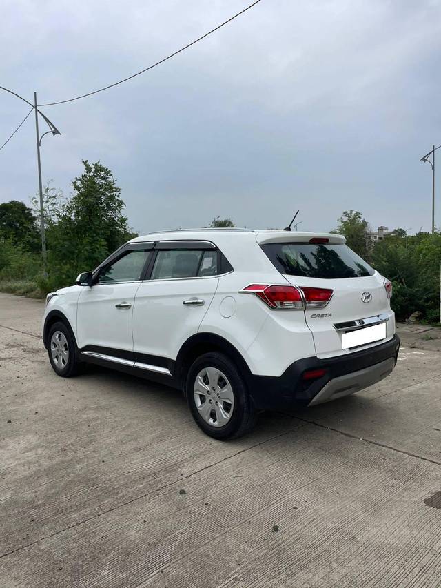 https://images10.gaadi.com/usedcar_image/4608400/original/processed_e3af5c3cd2ec07b202aee4d8a0c0686d.jpg?imwidth=6402
