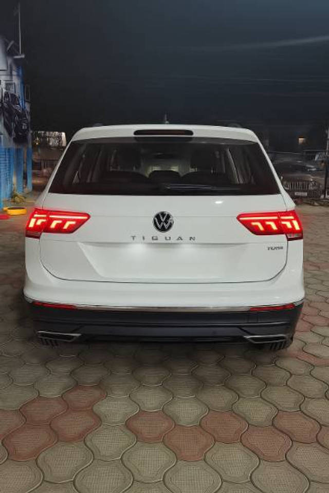 https://images10.gaadi.com/usedcar_image/4608415/original/processed_216945d6-cf57-490a-8b8a-9e471ea5c1a8.png?imwidth=6402