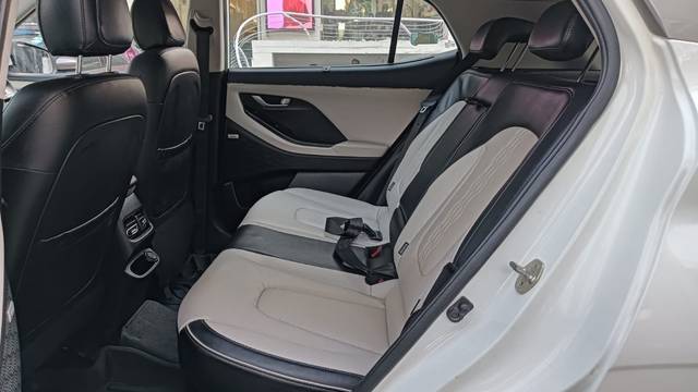 https://images10.gaadi.com/usedcar_image/4608488/original/dda209f3bf777d3105e3b2021686cb01.jpg?imwidth=6402