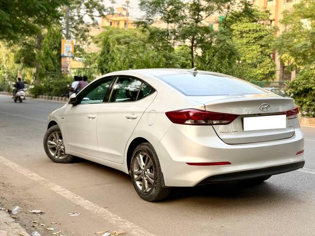 https://images10.gaadi.com/usedcar_image/4608492/original/processed_21f71e2cfbee5e1941a11432f5b5bd6b.jpg?imwidth=6401