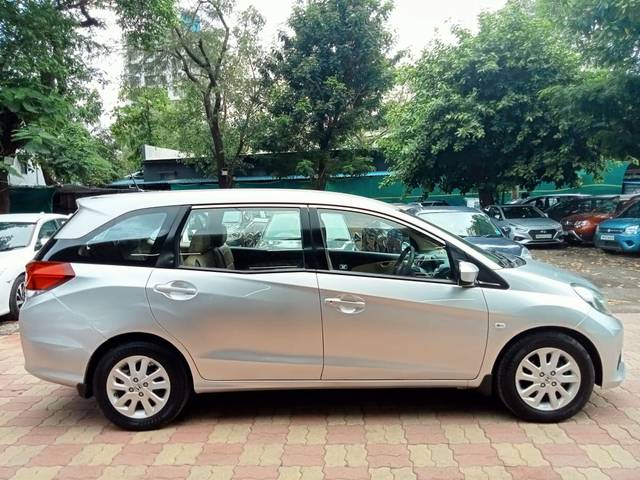 https://images10.gaadi.com/usedcar_image/4608504/original/f318afa7b47524a88c01980a75fb1127.jpeg?imwidth=6401