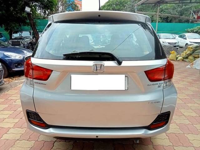 https://images10.gaadi.com/usedcar_image/4608504/original/processed_79a81f3984ef71cf862cb05ed2fd14e1.jpeg?imwidth=6402