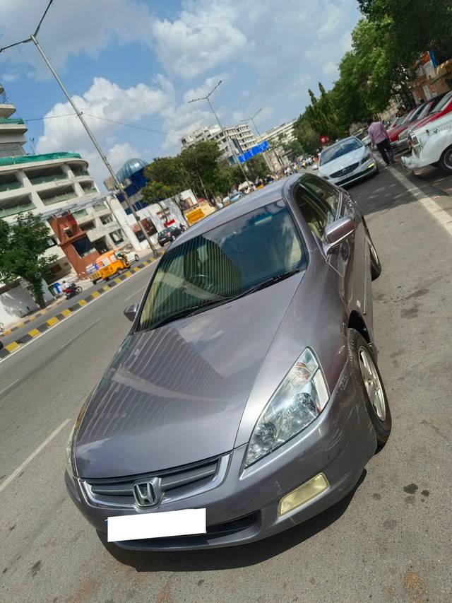 https://images10.gaadi.com/usedcar_image/4608507/original/processed_1324c188513c55bb3a81bc661c7e8903.jpg?imwidth=6402
