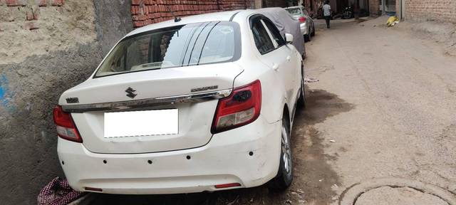 https://images10.gaadi.com/usedcar_image/4608556/original/processed_5bb16b8bc2537a39da15fb1db07c3b6a.jpg?imwidth=6402