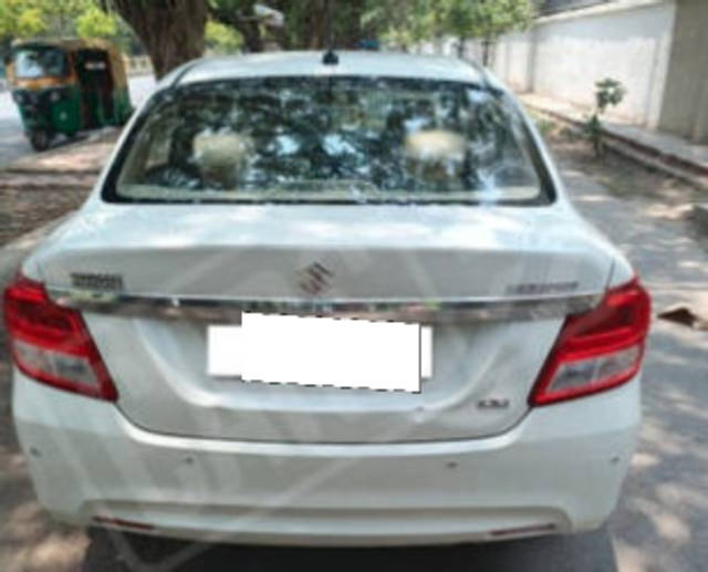 https://images10.gaadi.com/usedcar_image/4608559/original/processed_4fefaf9f-f35f-4351-a7a9-86444820f3d2.png?imwidth=6401