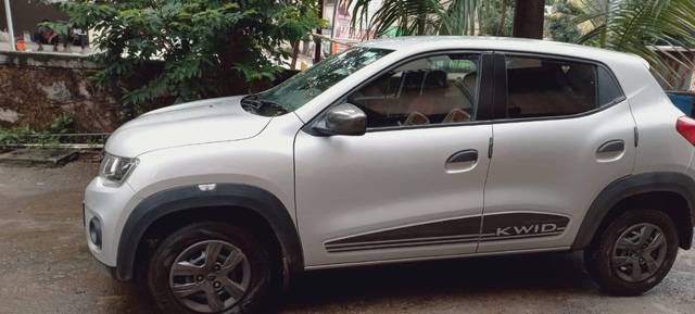 https://images10.gaadi.com/usedcar_image/4608579/original/processed_a69abbcd-75eb-406b-bb9d-974c0043aede.jpeg?imwidth=6400