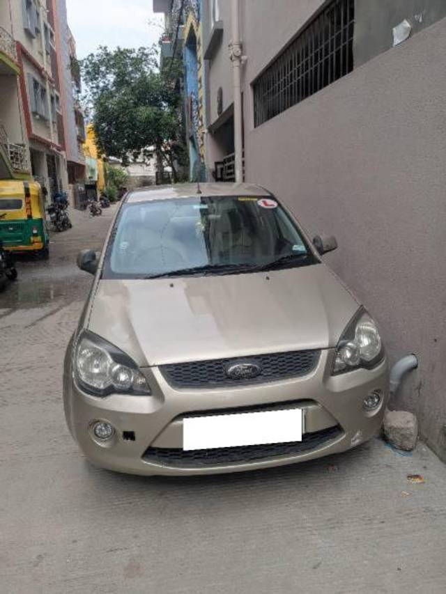 https://images10.gaadi.com/usedcar_image/4608587/original/processed_17487c2d-f45d-4c36-94e3-3b6257de4761.jpg?imwidth=6400