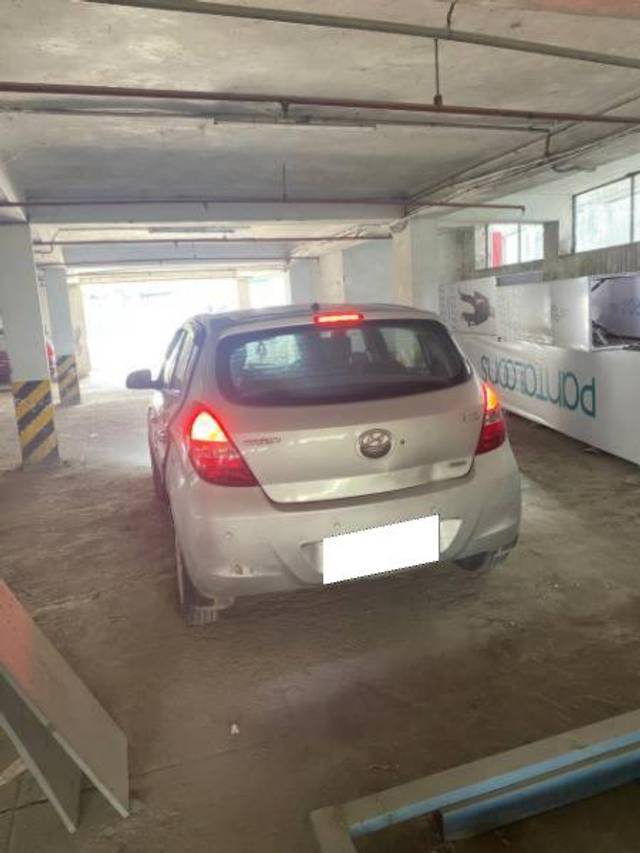 https://images10.gaadi.com/usedcar_image/4608594/original/processed_ce4eb626-50f7-4eec-8c32-10a911519d45.jpg?imwidth=6400