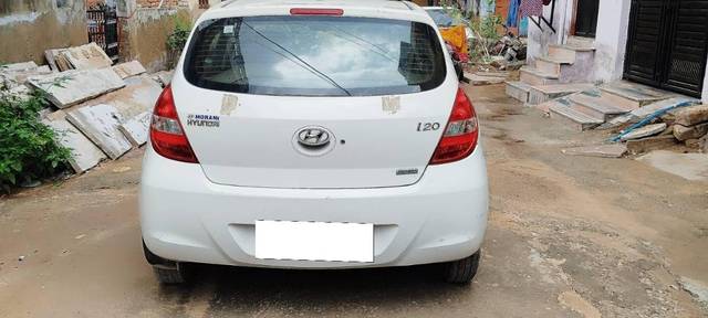 https://images10.gaadi.com/usedcar_image/4608611/original/processed_195c6525-725c-4b73-95ca-376facbc65d5.jpg?imwidth=6401