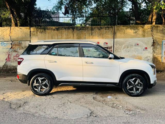 https://images10.gaadi.com/usedcar_image/4608617/original/processed_2ef700e9ac0c89604af182dd03e42261.jpg?imwidth=6402