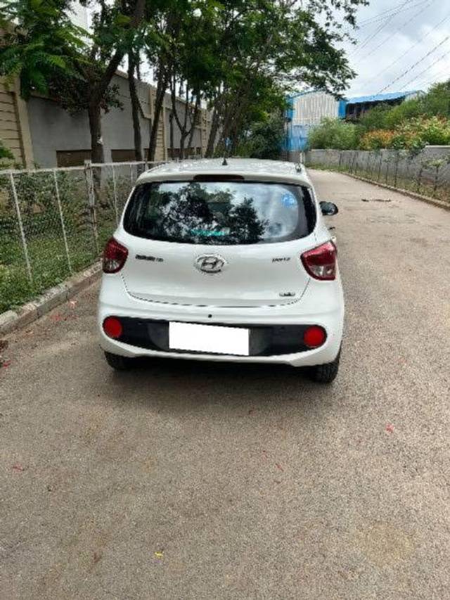 https://images10.gaadi.com/usedcar_image/4608632/original/processed_46576c1a-b272-4c53-b0e9-a0de056f7e7e.jpeg?imwidth=6401