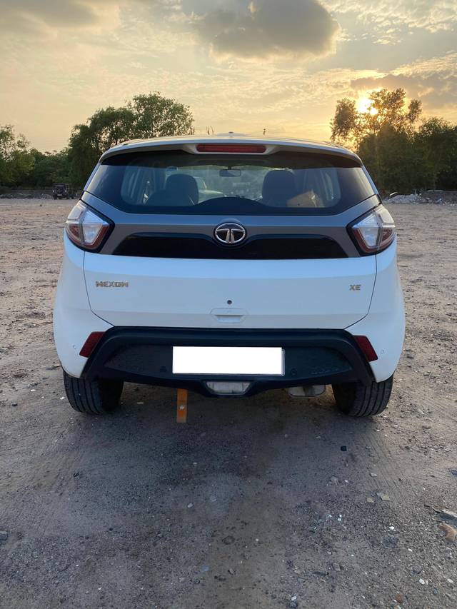https://images10.gaadi.com/usedcar_image/4608710/original/processed_27a35f7a3d8050943a7b5f9328d9a038.jpg?imwidth=6401