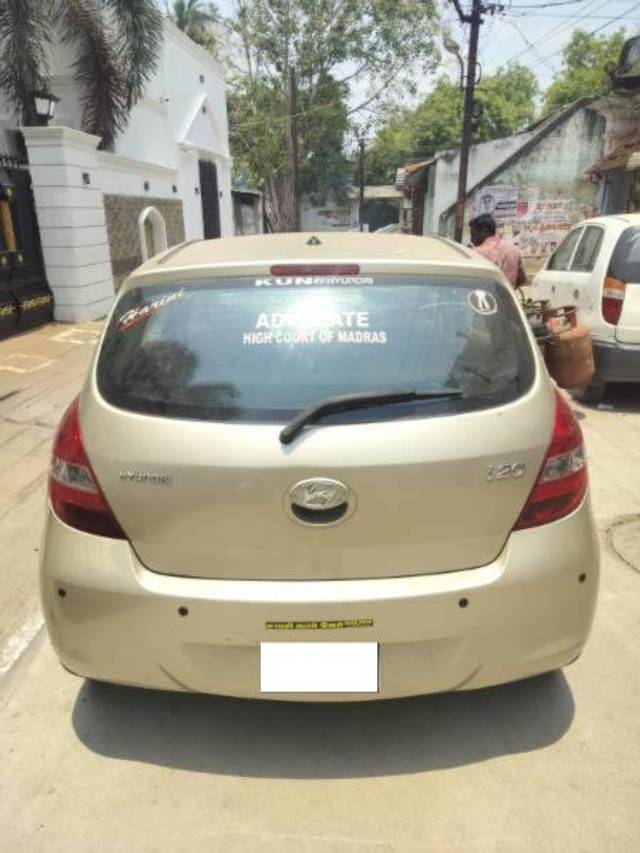 https://images10.gaadi.com/usedcar_image/4608746/original/processed_0376ee75-d4f8-440a-87a8-8732b917f599.jpg?imwidth=6401