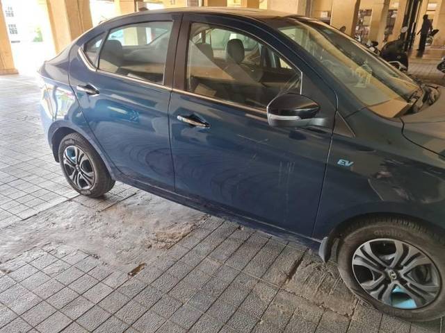 https://images10.gaadi.com/usedcar_image/4608822/original/processed_47bb9079-a7c1-4f2e-99aa-8da2d7f3ca3a.jpeg?imwidth=6401