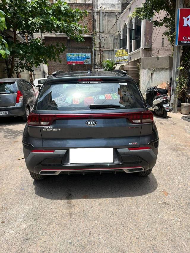 https://images10.gaadi.com/usedcar_image/4608861/original/processed_4ac5afe4-fa8c-4e04-ad07-2ffd94ed9c54.jpg?imwidth=6400
