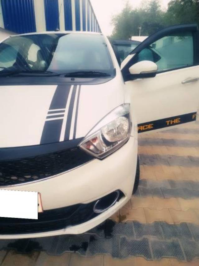 https://images10.gaadi.com/usedcar_image/4608892/original/processed_60002c82-7031-46c2-b790-41ace6e9f6b4.jpg?imwidth=6402