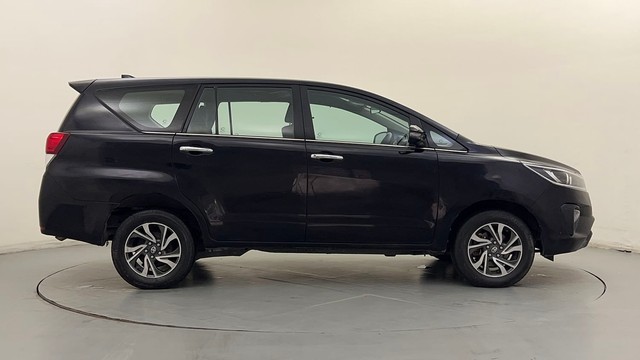 Second-hand 2022 Toyota Innova Crysta 2.4 VX MT 8 STR for sale in Gurgaon-2