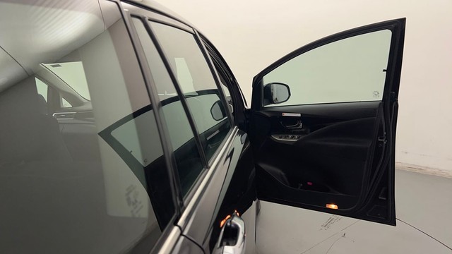 Second-hand 2022 Toyota Innova Crysta 2.4 VX MT 8 STR for sale in Gurgaon-16