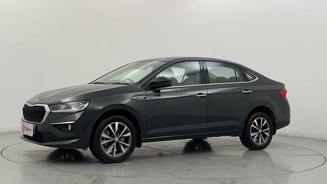 https://images10.gaadi.com/usedcar_image/4609080/original/3236b860b14bc454b7a98d777cc621ad.JPG?imwidth=6400