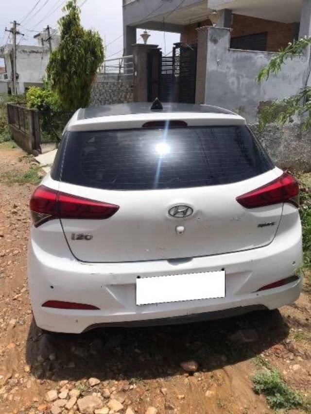 https://images10.gaadi.com/usedcar_image/4609081/original/processed_da5acefc-0656-4a98-986d-4419252e416f.jpeg?imwidth=6401