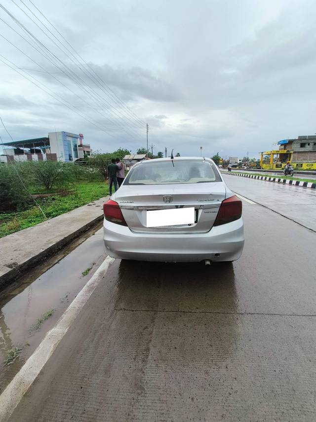 https://images10.gaadi.com/usedcar_image/4609097/original/processed_dc0d5601-4765-45b9-98da-7189aed9d4be.jpg?imwidth=6402