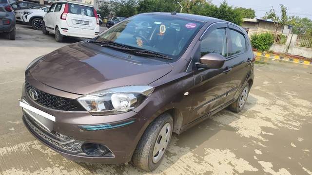 https://images10.gaadi.com/usedcar_image/4609125/original/processed_27f56ba7-fb0d-4ebe-b421-f77b110beba5.jpg?imwidth=6401