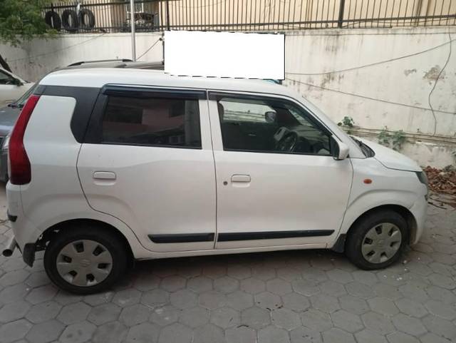 https://images10.gaadi.com/usedcar_image/4609138/original/processed_1ced6553-7b3a-452b-b480-e4b3a5ca70f2.jpg?imwidth=6401