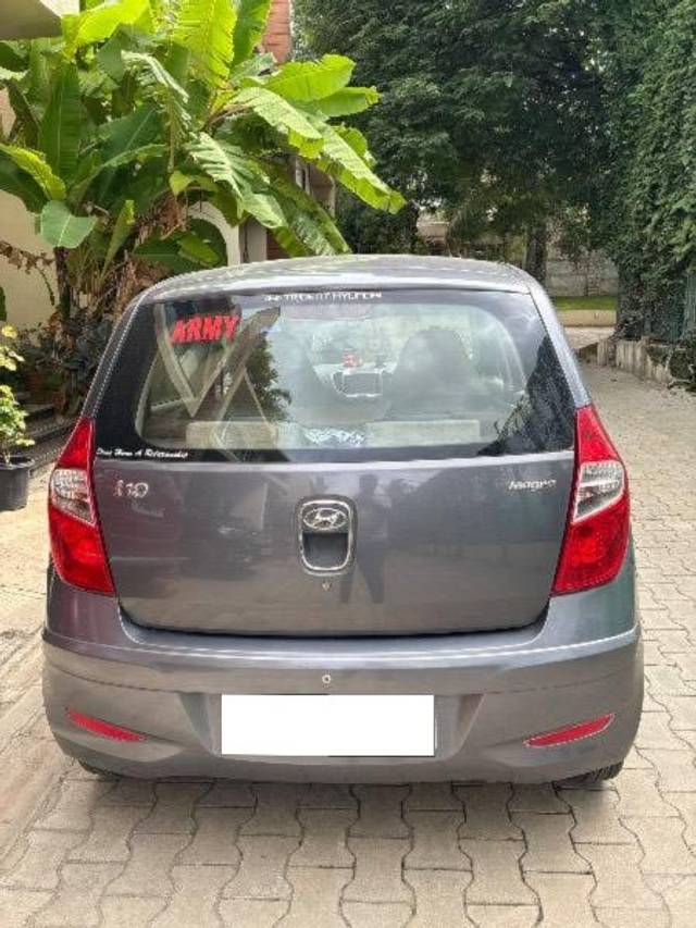 https://images10.gaadi.com/usedcar_image/4609140/original/processed_59bc2b5a-8c9f-4d69-a931-1d63630dbd78.jpg?imwidth=6400