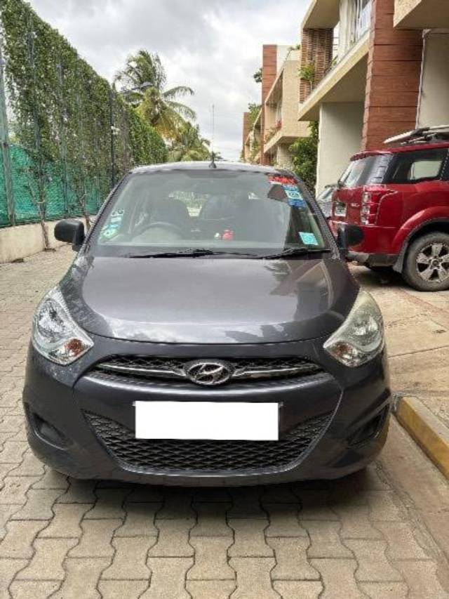 https://images10.gaadi.com/usedcar_image/4609140/original/processed_f5eaeb06-14d4-49d0-95c4-89ac20f6d96d.jpg?imwidth=6402