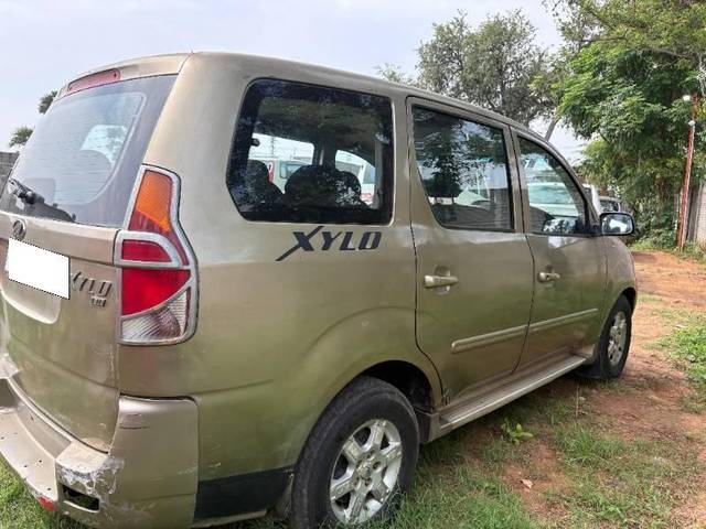 https://images10.gaadi.com/usedcar_image/4609201/original/processed_b1fa565a-5979-40c4-8db4-d07bf8e8af5f.jpg?imwidth=6402