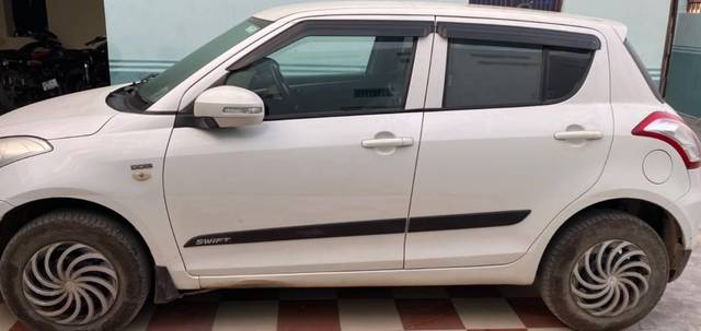 https://images10.gaadi.com/usedcar_image/4609207/original/processed_ba916983-0412-44f5-ad21-0e746282c207.jpeg?imwidth=6401