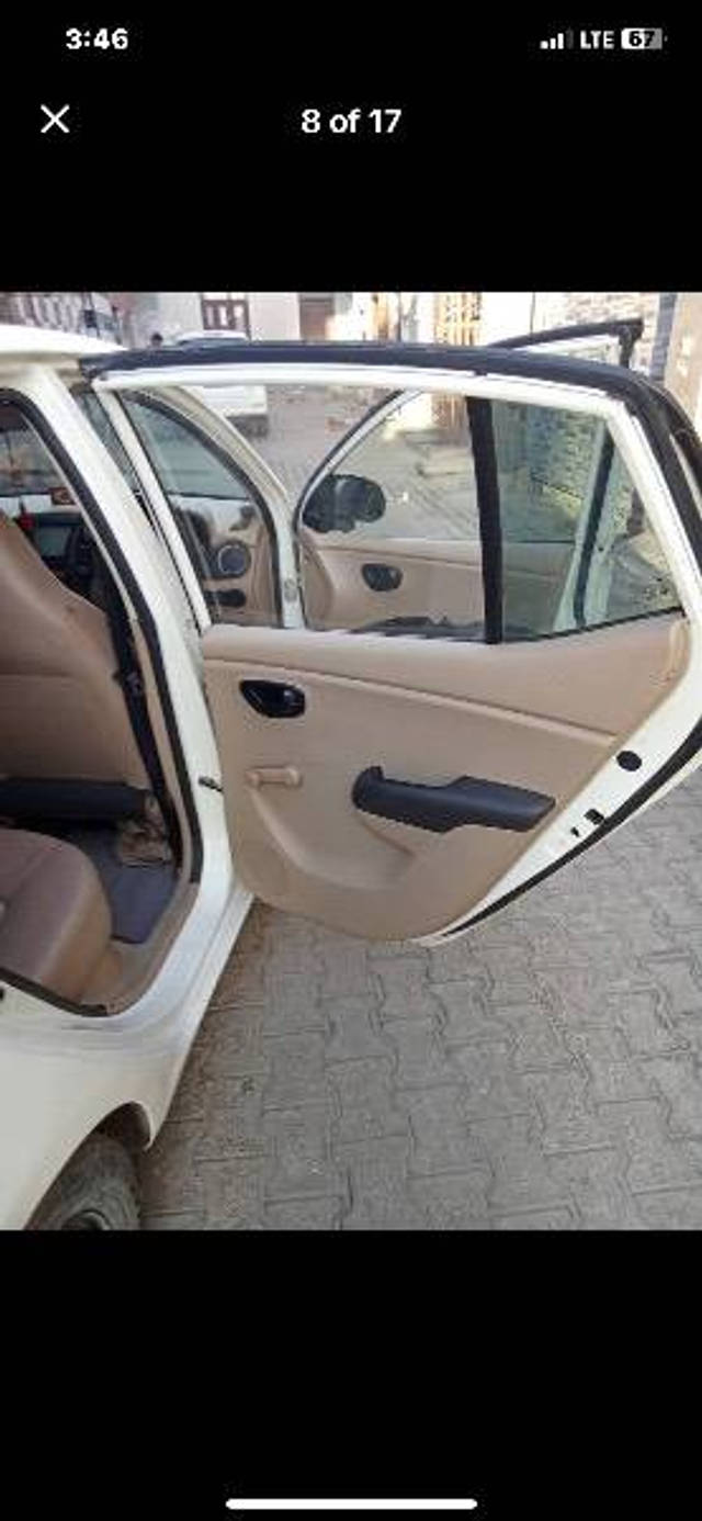 https://images10.gaadi.com/usedcar_image/4609221/original/processed_f2d9f798-e9aa-4072-ae60-97116413a6eb.png?imwidth=6402