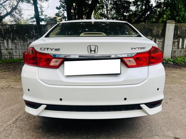 https://images10.gaadi.com/usedcar_image/4609248/original/processed_fe36ddade5c8d0f8dd8341ecbfba63a4.jpg?imwidth=6402