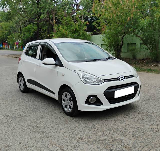https://images10.gaadi.com/usedcar_image/4609253/original/processed_402ed9283cc0f77a776ecd3c87fe6bf6.jpg?imwidth=6400