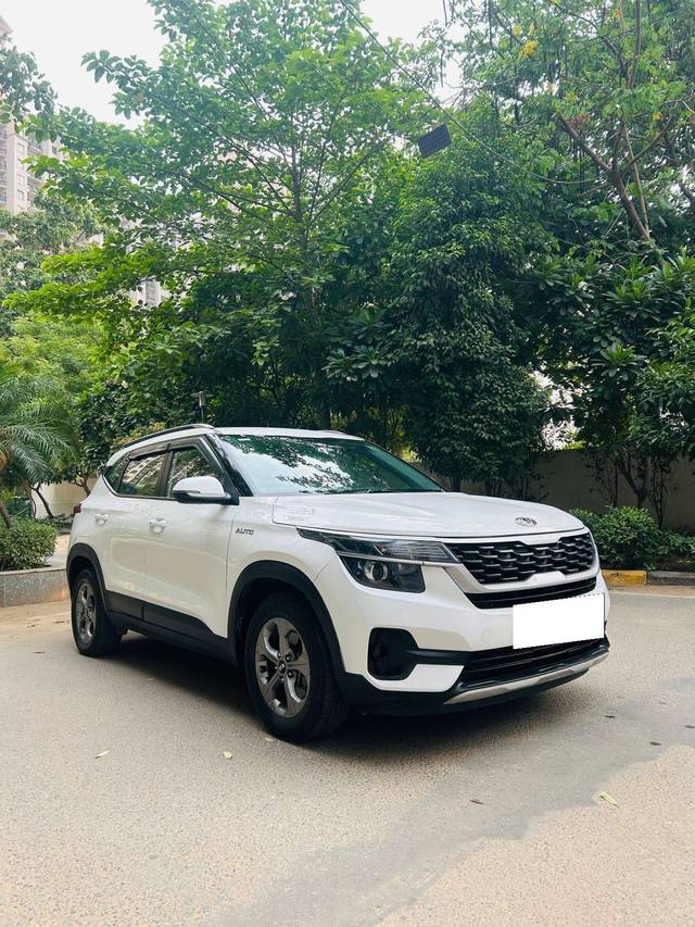 https://images10.gaadi.com/usedcar_image/4609261/original/processed_b91dee6d5dddd8eb1c8b7e7bfdbca314.jpg?imwidth=6401