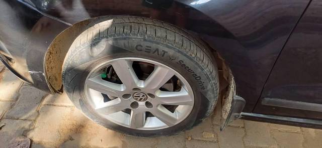 https://images10.gaadi.com/usedcar_image/4609273/original/processed_78f90a14-19b6-4f83-8410-af068a2891fa.jpg?imwidth=6402