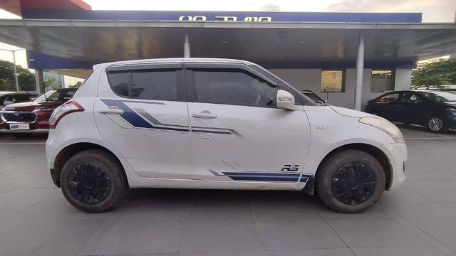 https://images10.gaadi.com/usedcar_image/4609283/original/processed_ed9e8cb5e79b5edd843a40fb9cc9abc4.jpg?imwidth=6401